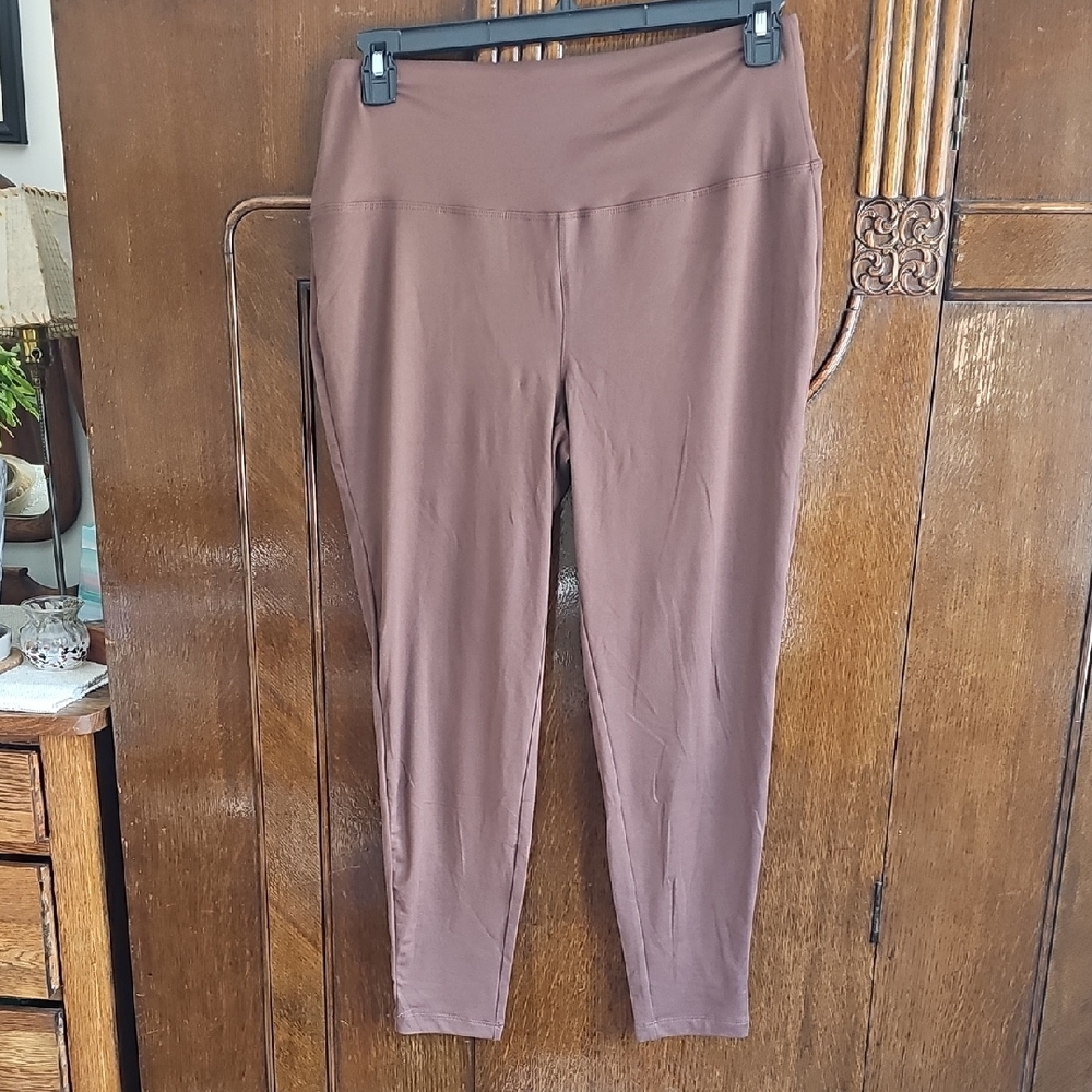 Zenana Outfitters Brown Leggings